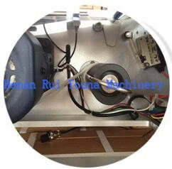 Round Bottle Adhesive Labeling Machine